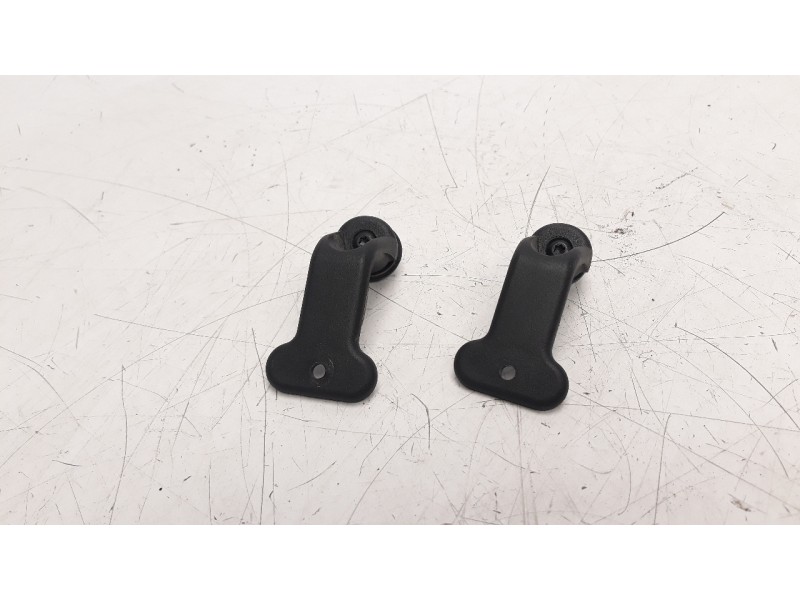 Recambio de retenedor puerta para peugeot rifter 1.5 blue-hdi fap referencia OEM IAM 9817811380  