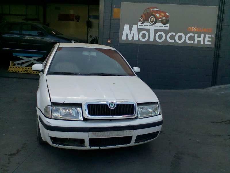 skoda octavia berlina (1u2) del año 2004