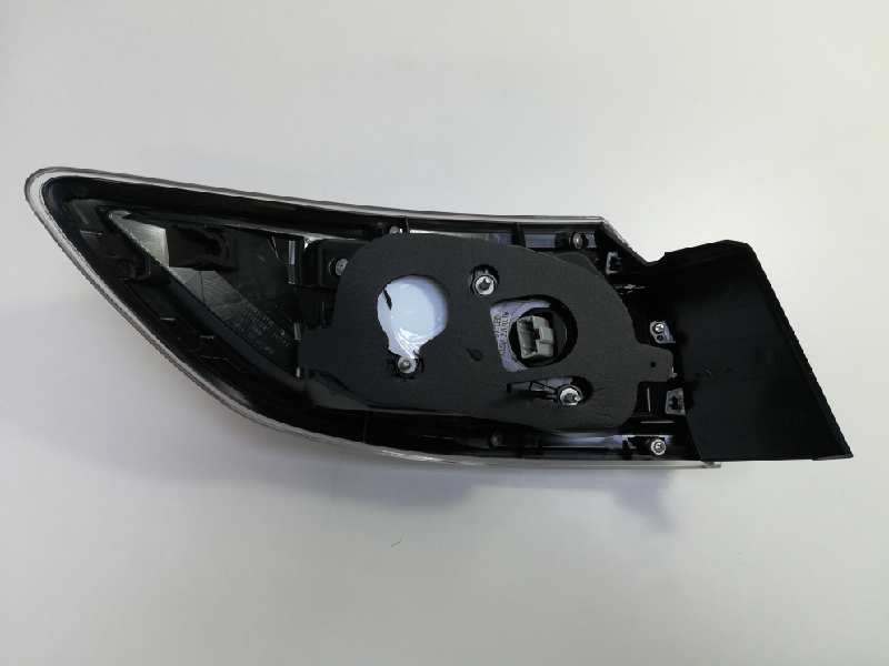 Recambio de piloto trasero derecho para mazda 3 lim. (bl) referencia OEM IAM BBP351150E 108602350 MZ3304163