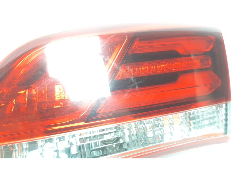 Recambio de piloto trasero derecho interior para hyundai i40 1.7 crdi cat referencia OEM IAM 924403Z600  