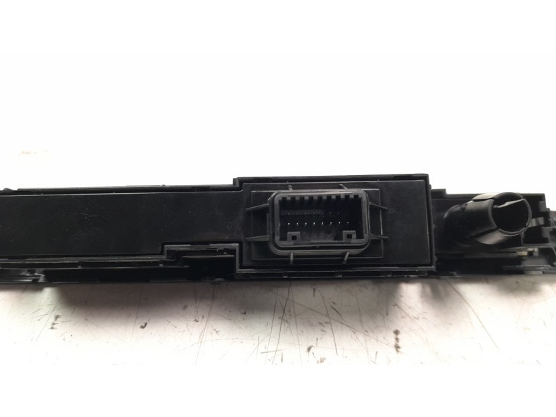 Recambio de warning para hyundai tucson 1.6 crdi cat referencia OEM IAM 93700D7100  