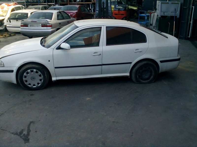 skoda octavia berlina (1u2) del año 2004