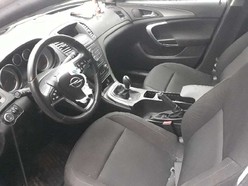 opel insignia berlina del año 2011