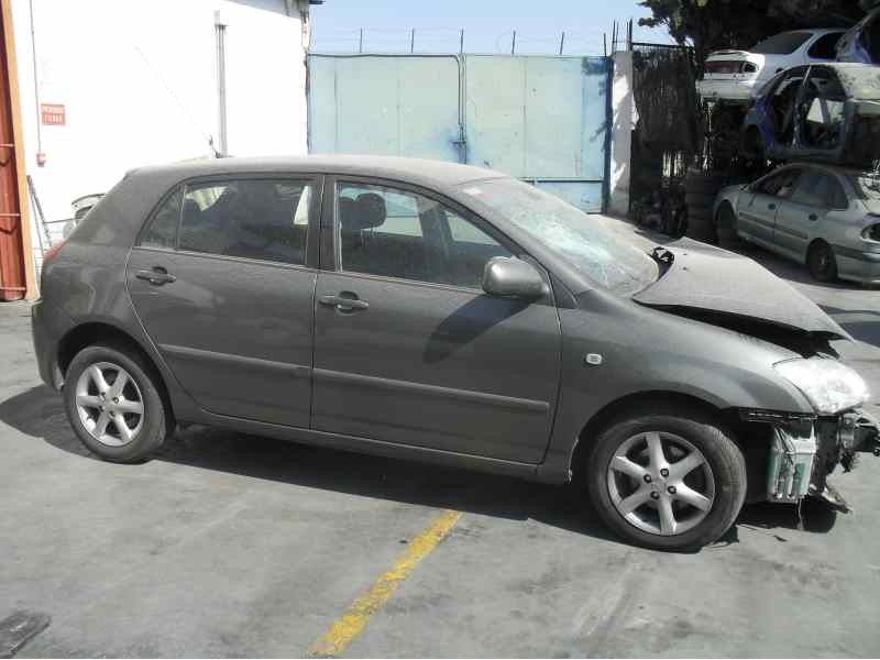 toyota corolla (e12) del año 2004