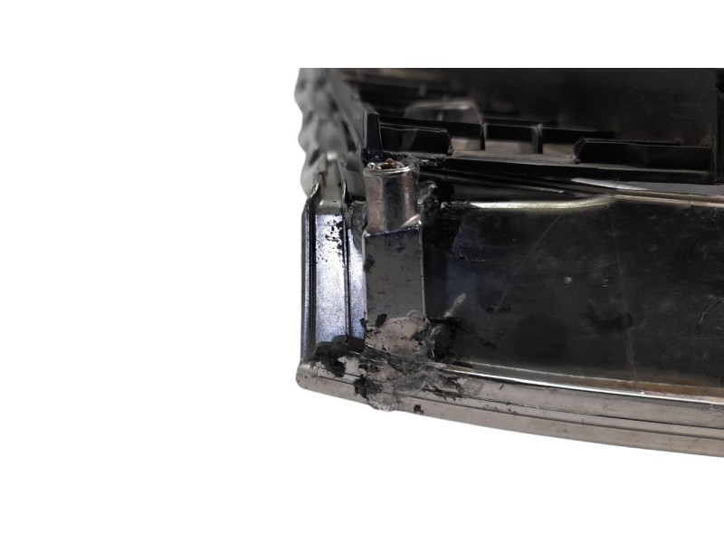 Recambio de rejilla delantera para hyundai tucson referencia OEM IAM 8635N7100  