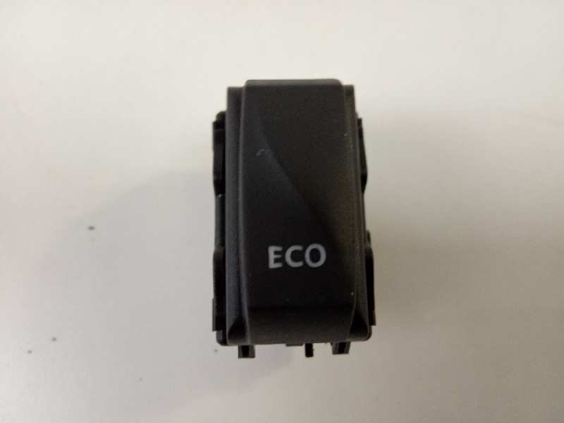 Recambio de interruptor para dacia sandero sl audacia referencia OEM IAM 251B49802R  