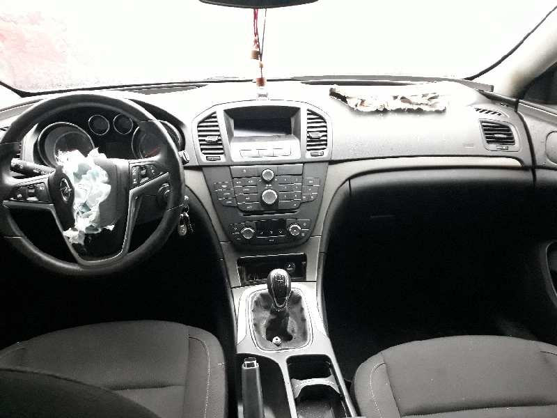 opel insignia berlina del año 2011