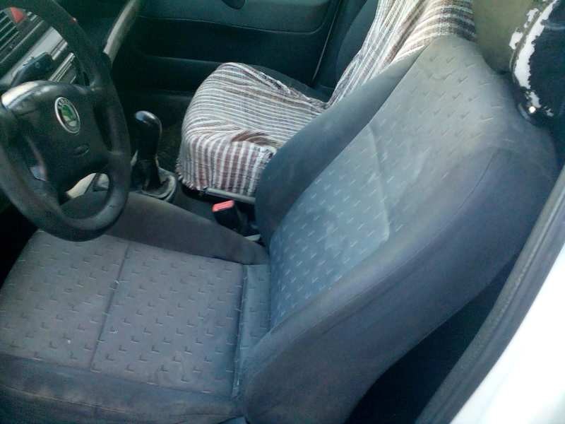 skoda octavia berlina (1u2) del año 2004