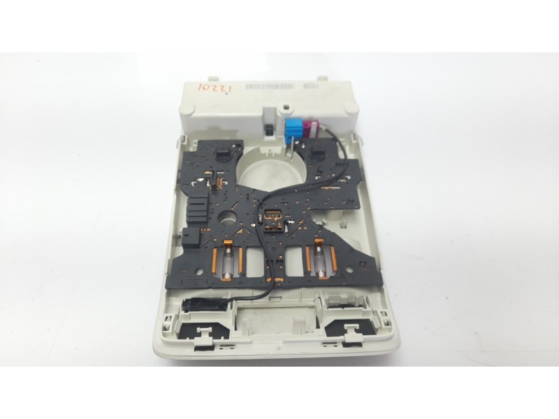 Recambio de luz interior para audi a4 ber. (b8) básico referencia OEM IAM 8T0947135A  