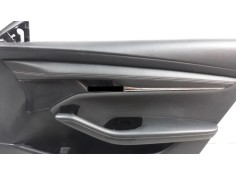 Recambio de guarnecido puerta delantera derecha para mazda 3 berlina (bp) referencia OEM IAM BCJH6843Z   2