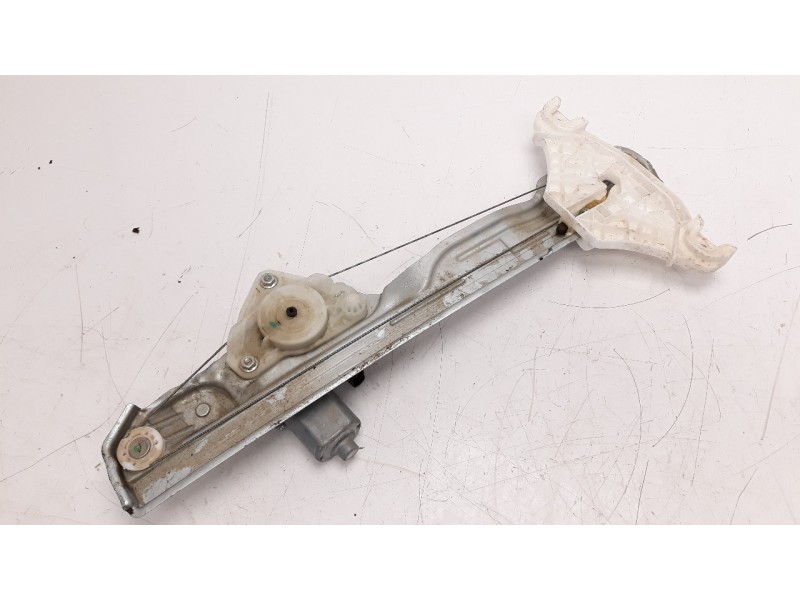 Recambio de elevalunas trasero izquierdo para hyundai kona referencia OEM IAM 83404J9000  