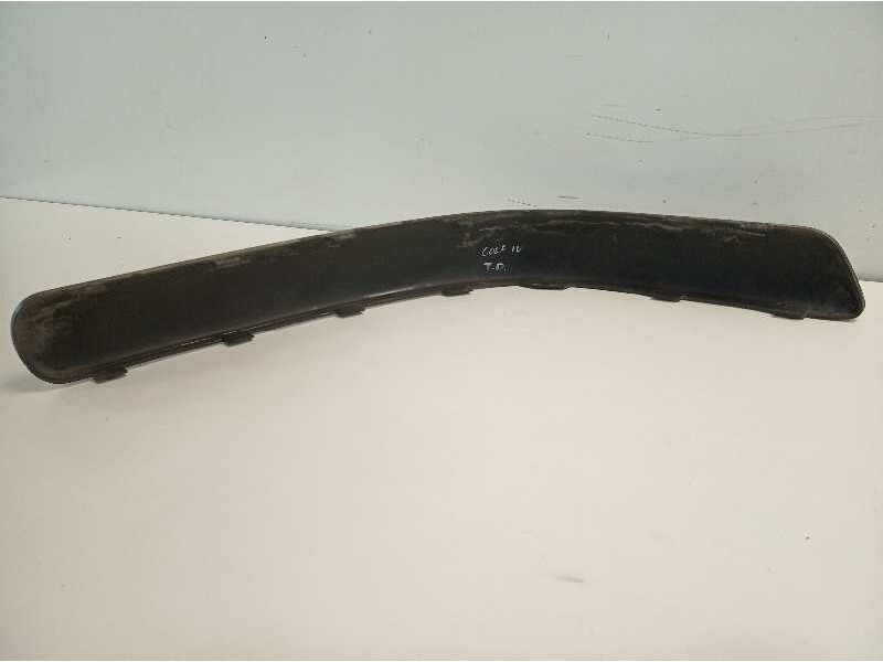 Recambio de molduras traseras para volkswagen golf iv berlina (1j1) referencia OEM IAM 1J6807792 107232117 VG0341253