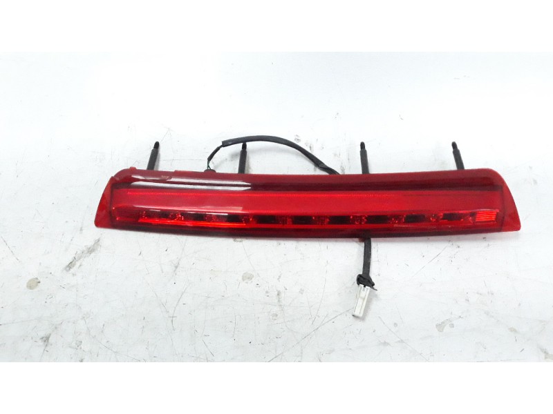 Recambio de luz central de freno para hyundai kona referencia OEM IAM 92700J9000  