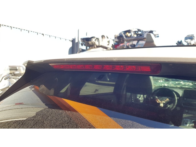 Recambio de luz central de freno para hyundai kona referencia OEM IAM 92700J9000  