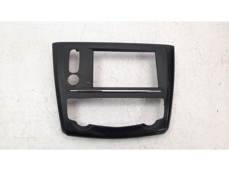 Recambio de moldura para renault kadjar 1.6 tce energy referencia OEM IAM 681043286R  