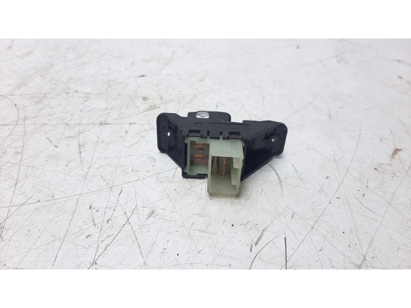 Recambio de mando elevalunas trasero izquierdo para hyundai kona referencia OEM IAM 3K552B1200 93581J9000 