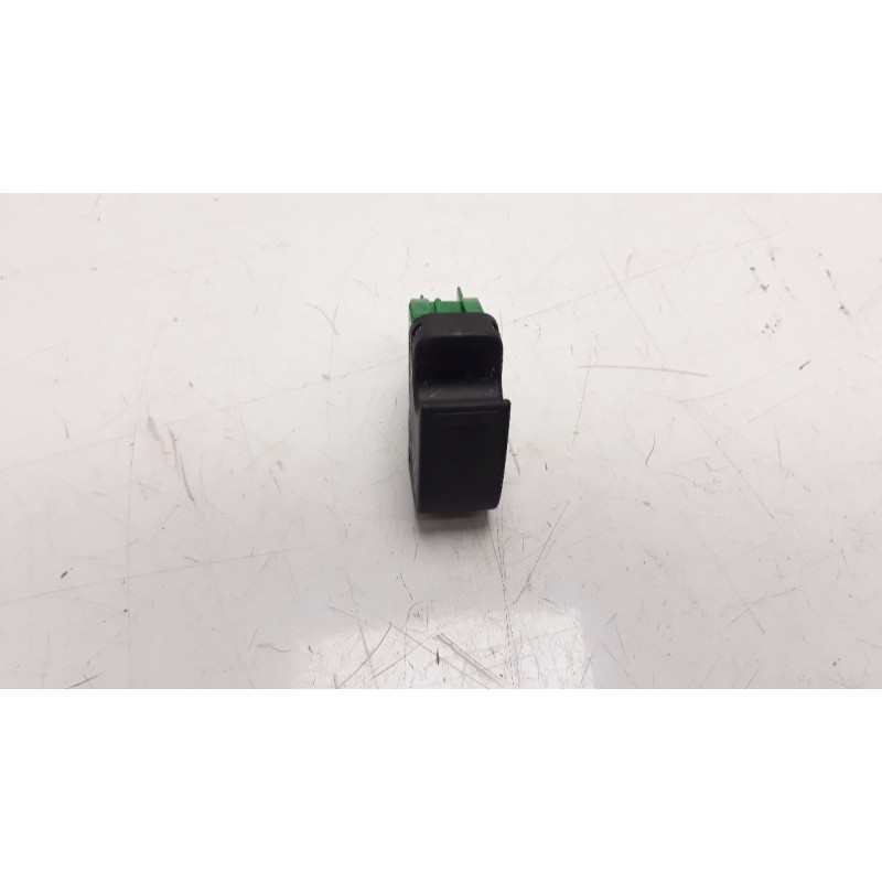 Recambio de mando elevalunas delantero derecho para toyota aygo (kgb/wnb) 1.0 cat referencia OEM IAM 646100HC1CA  
