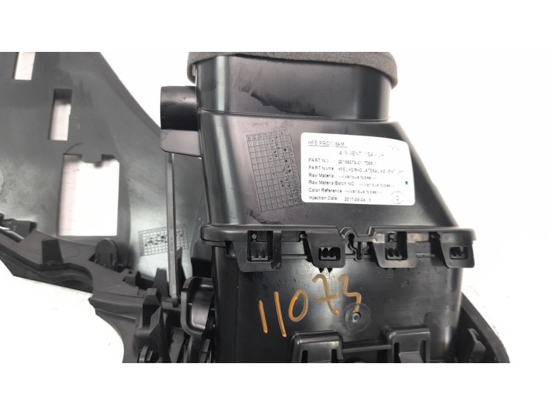 Recambio de rejilla aireadora para renault kadjar 1.6 tce energy referencia OEM IAM 687614284R  