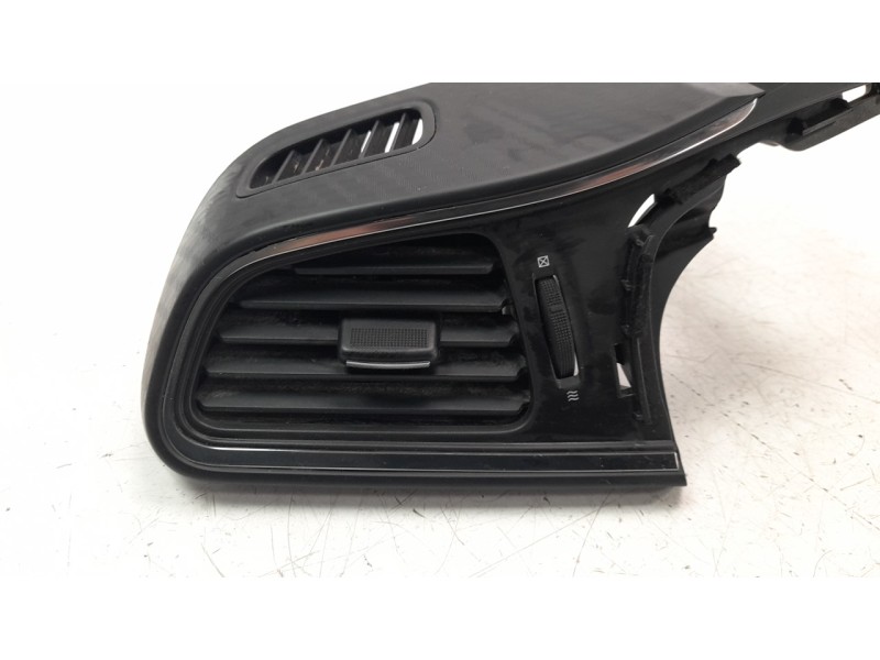 Recambio de rejilla aireadora para renault kadjar 1.6 tce energy referencia OEM IAM 687614284R  