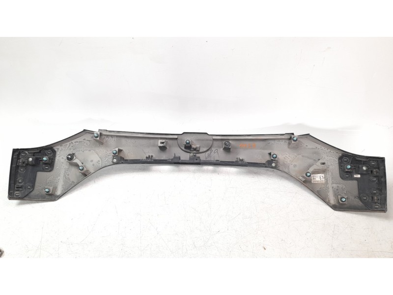 Recambio de molduras traseras para mazda cx-5 2.2 turbodiesel cat referencia OEM IAM KB7W50851  