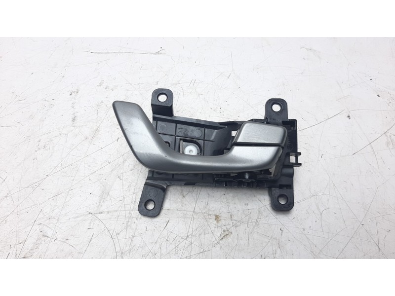 Recambio de maneta interior delantera derecha para hyundai kona referencia OEM IAM 82623J9000  