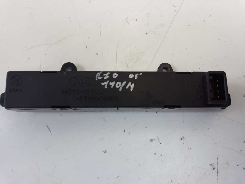 Recambio de pantalla multifuncion para kia rio 1.5 crdi referencia OEM IAM 945201G000  