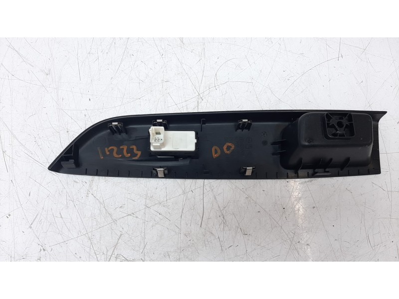 Recambio de mando elevalunas delantero derecho para opel corsa f 1.2 referencia OEM IAM 98016307ZD IAF070007 