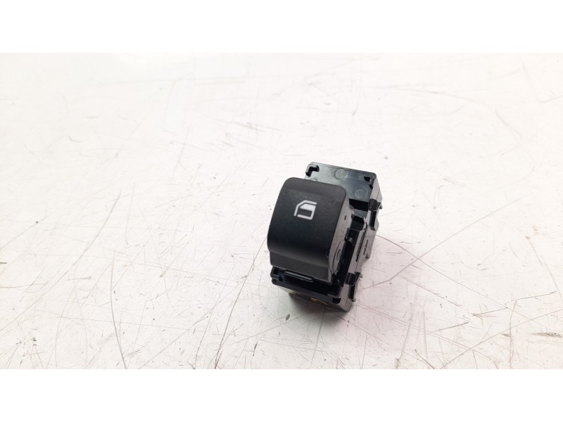 Recambio de mando elevalunas trasero derecho para hyundai i20 active 1.0 tgdi cat referencia OEM IAM 93581Q0000  