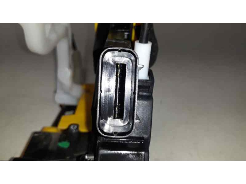 Recambio de cerradura puerta delantera derecha para kia cee´d drive referencia OEM IAM 81320A2110  