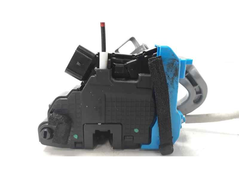 Recambio de cerradura puerta trasera derecha para kia cee´d drive referencia OEM IAM 81420A2100  