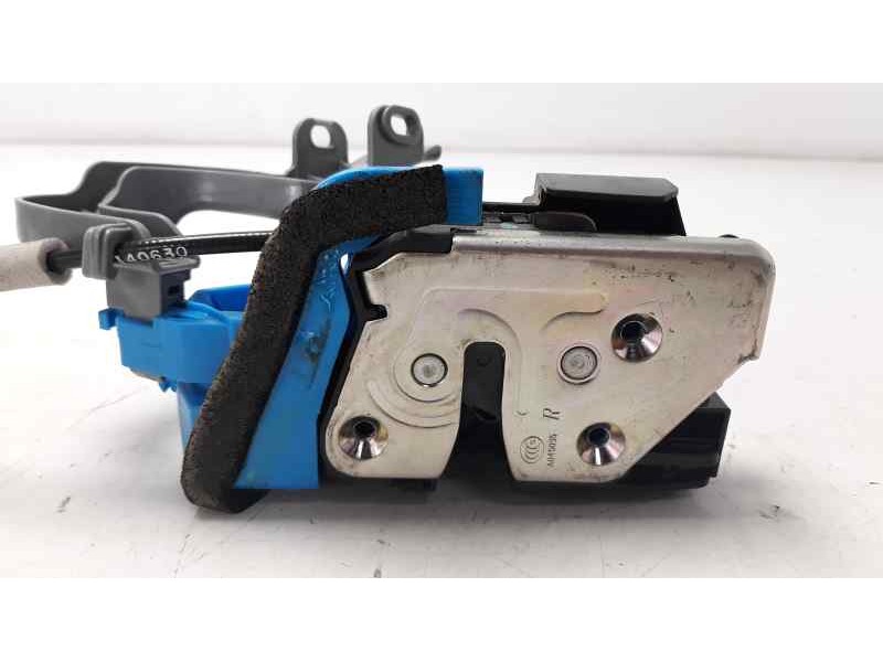 Recambio de cerradura puerta trasera derecha para kia cee´d drive referencia OEM IAM 81420A2100  