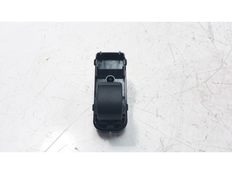 Recambio de mando elevalunas trasero derecho para mazda 2 lim. () 1.5 16v cat referencia OEM IAM D09H66370  