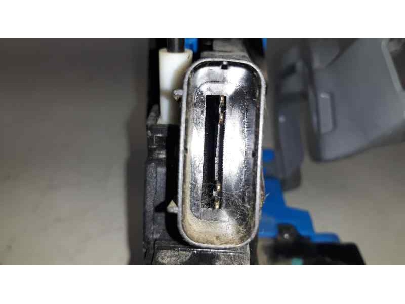 Recambio de cerradura puerta trasera izquierda para kia cee´d drive referencia OEM IAM 81410A2100  