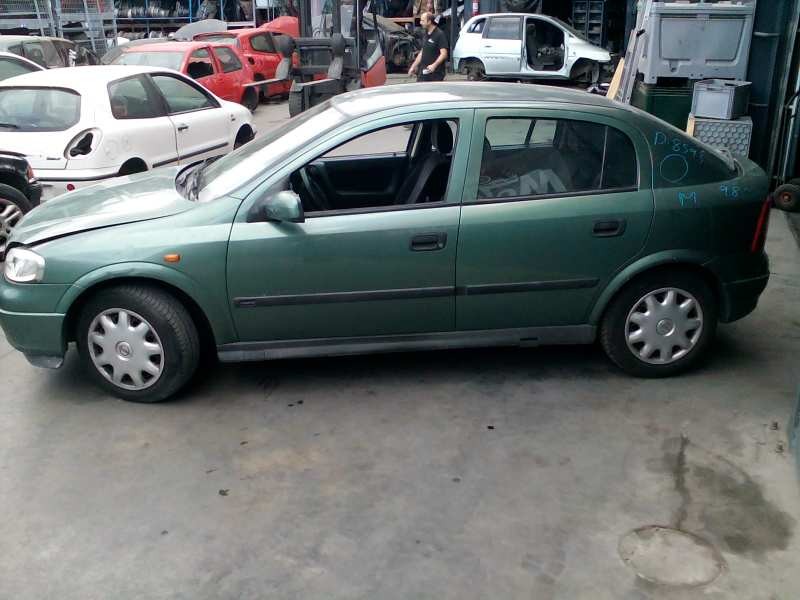 opel astra g berlina del año 1998