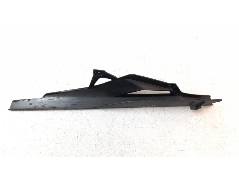 Recambio de moldura para bmw f 800 r 800 r referencia OEM IAM 46637718123  
