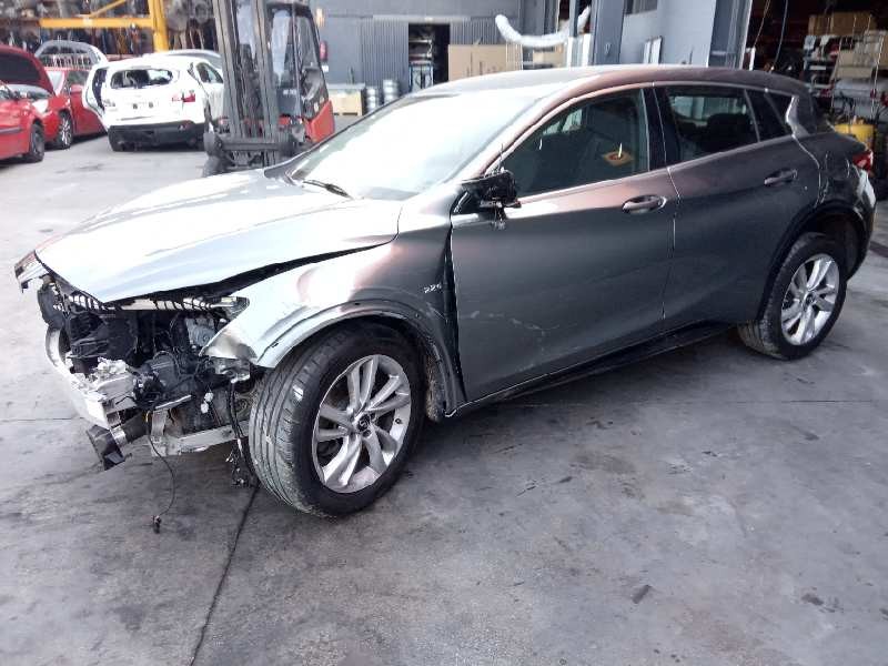 infiniti q30 del año 2016