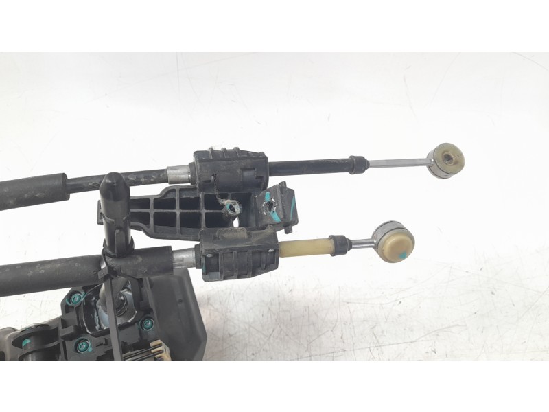 Recambio de palanca cambio para opel corsa f 1.2 referencia OEM IAM 9824124780  