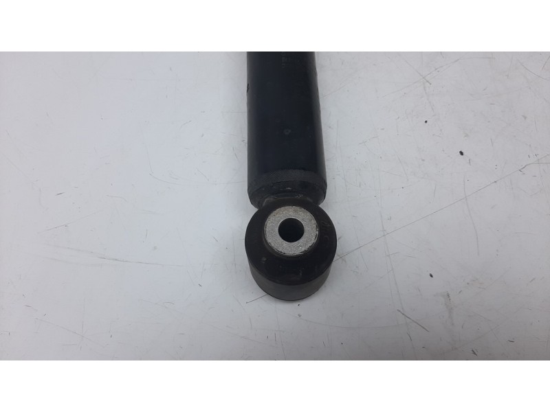 Recambio de amortiguador trasero derecho para kia niro referencia OEM IAM 55300G5200  