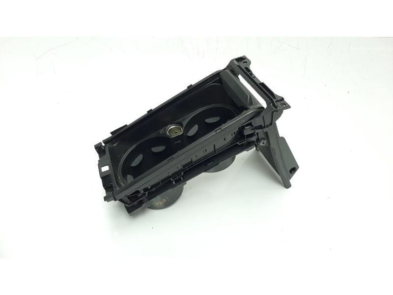 Recambio de cenicero para volvo v40 2.0 diesel cat referencia OEM IAM 08632779  