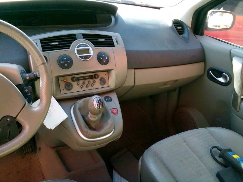 renault scenic ii del año 2004