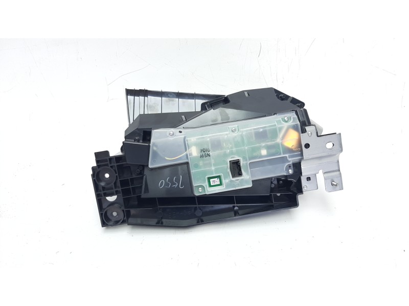 Recambio de pantalla multifuncion para mazda 3 berlina (bp) referencia OEM IAM BDGHB2144869 BDGHB2118243 