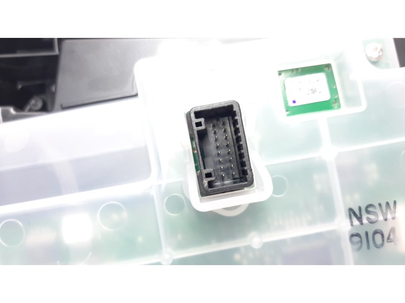 Recambio de pantalla multifuncion para mazda 3 berlina (bp) referencia OEM IAM BDGHB2144869 BDGHB2118243 