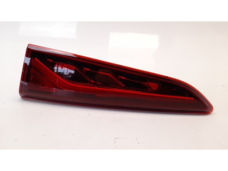 Recambio de piloto trasero derecho interior para hyundai kona referencia OEM IAM 92404J9100  