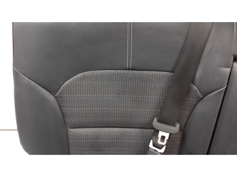 Recambio de asientos traseros para kia niro referencia OEM IAM 89400G5410A16  