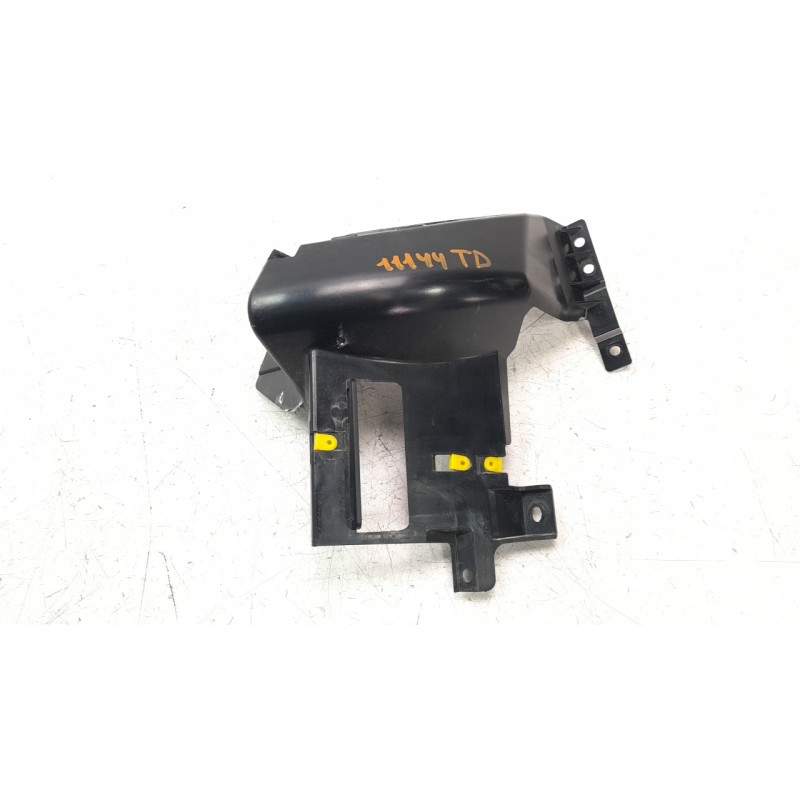 Recambio de soporte paragolpes trasero para land rover discovery sport 2.0 td4 cat referencia OEM IAM FK7217E800A  