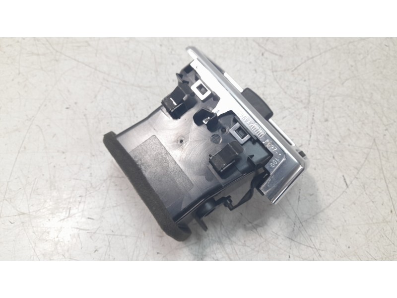 Recambio de aireador izquierdo para land rover discovery sport 2.0 td4 cat referencia OEM IAM FK72018B08AC  