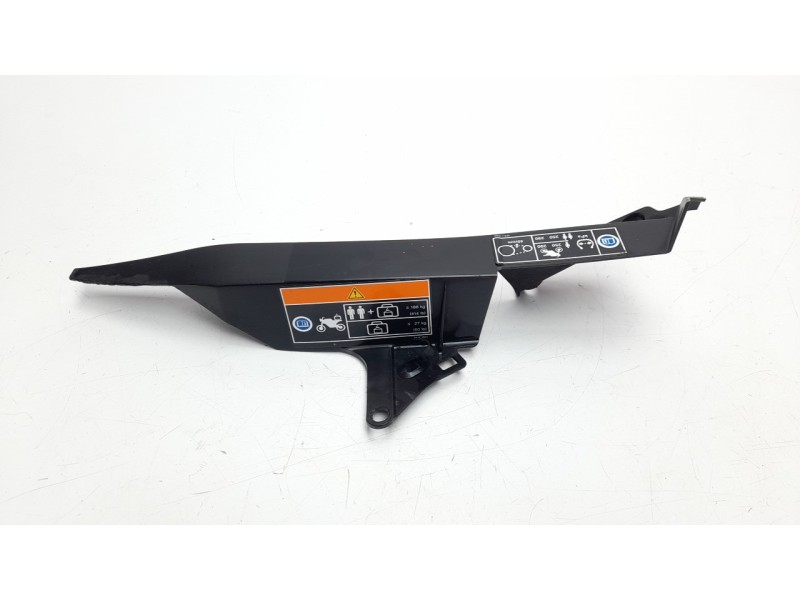 Recambio de moldura para honda cb 1000 r cb 1000r referencia OEM IAM 40510MKJD00  