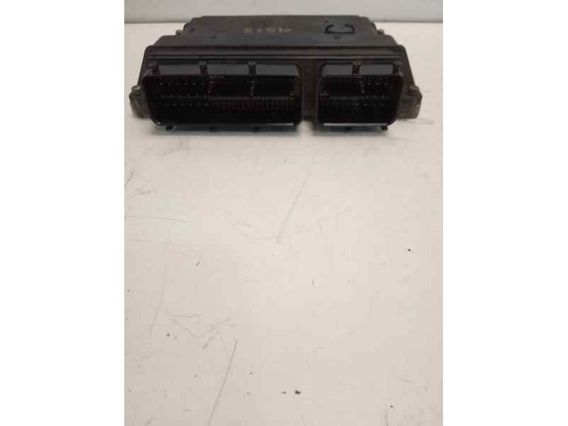 Recambio de centralita motor uce para toyota verso active referencia OEM IAM 896610F150  