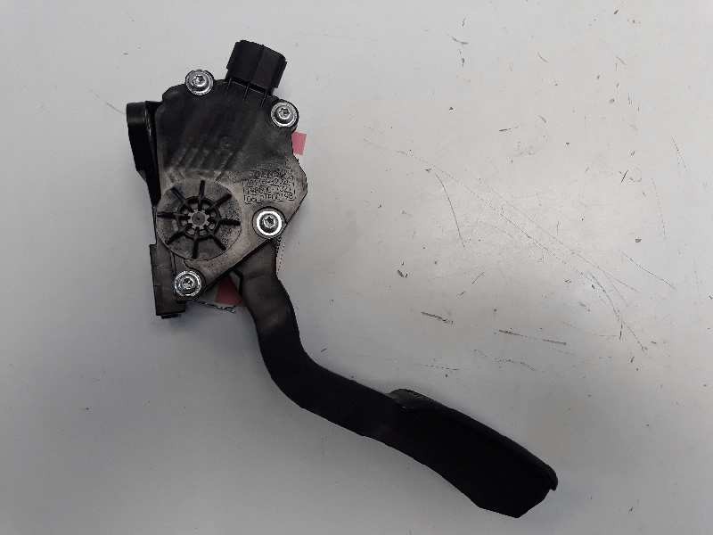 Recambio de potenciometro pedal para toyota urban cruiser active referencia OEM IAM 7811052020 1988007021 06L01E00198