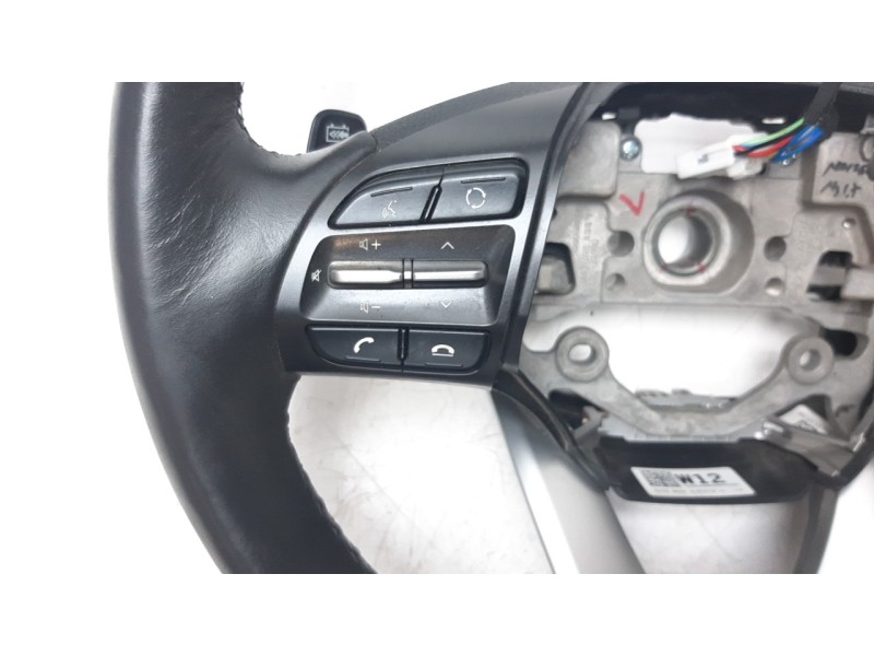 Recambio de volante para hyundai kona referencia OEM IAM 56110K4460TRY  